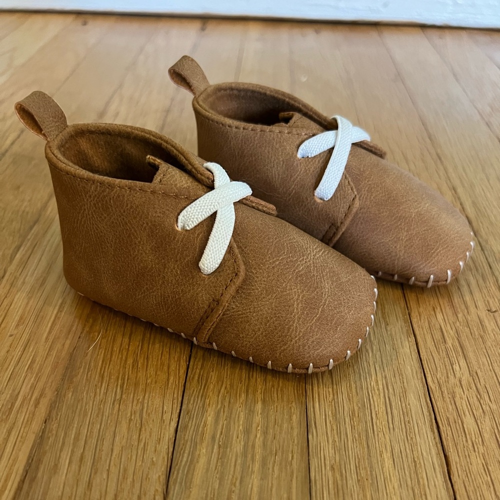 EUC Carter’s 0-3 Month Baby Shoes, Soft Bottom, Tan, Brown, Moccasins Booties